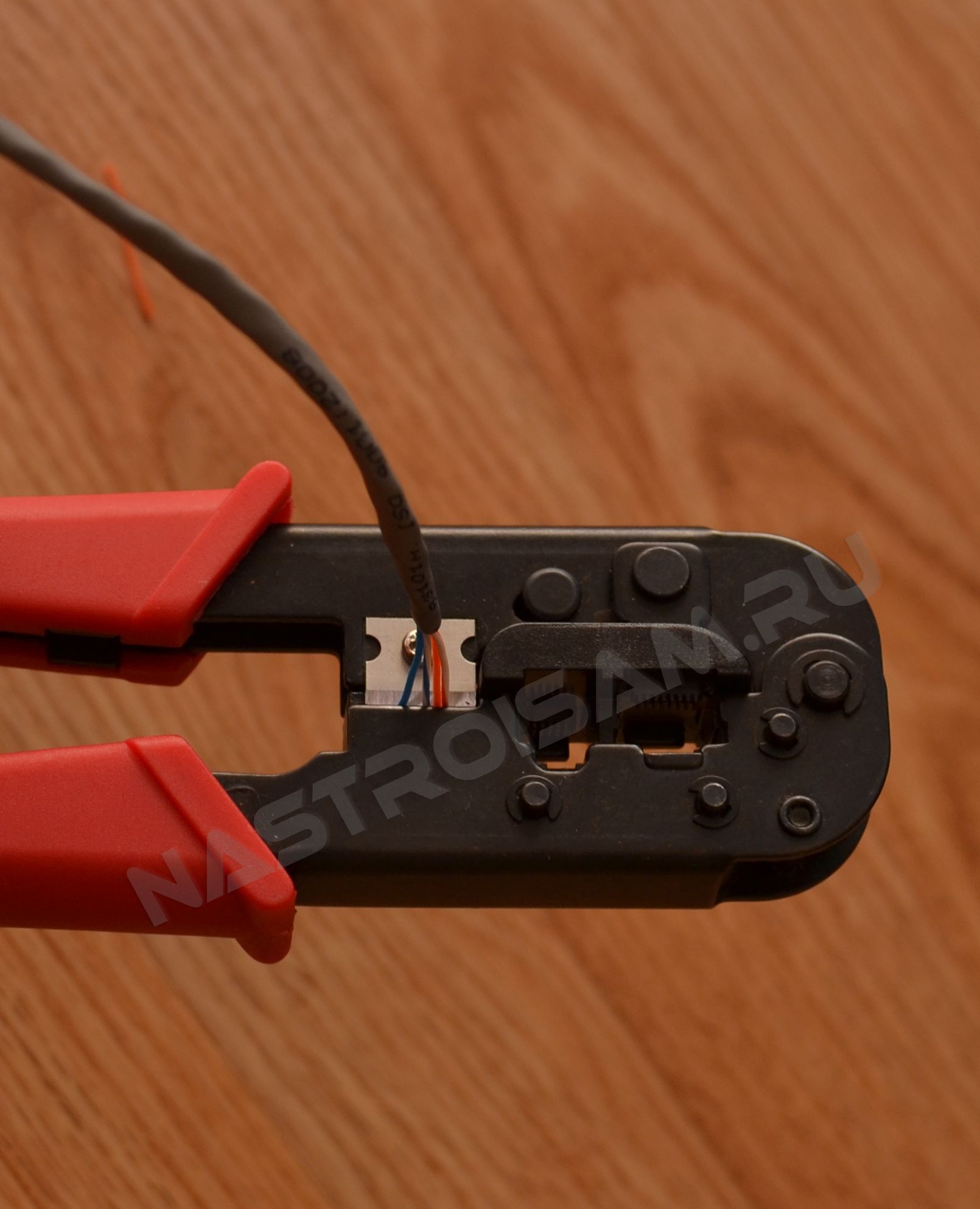 Efter montering skal du trimme overskydende længde af ledningerne: